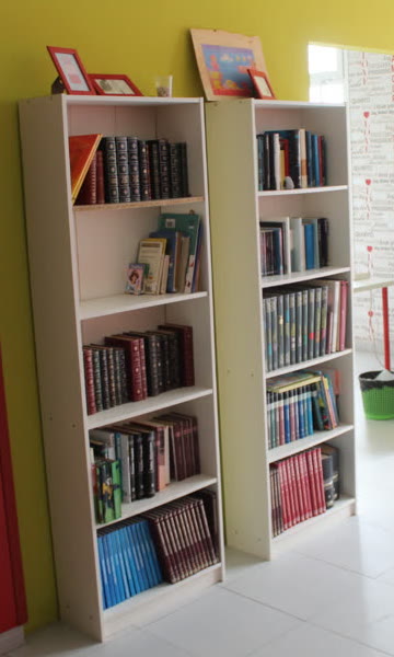 Biblioteca y material de estudio de Academia Avanza en Arrecife